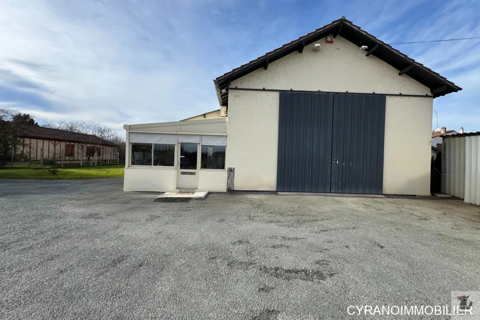 Image_1, Local d'activité, Pineuilh, ref :1916