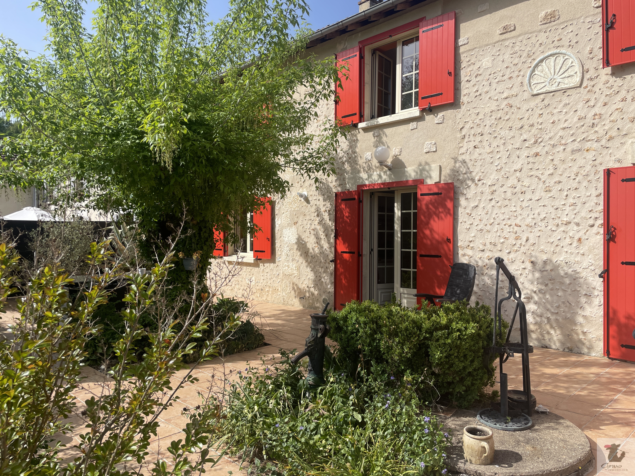 Maison de charme en pierre avec jardin et dépendance Centr